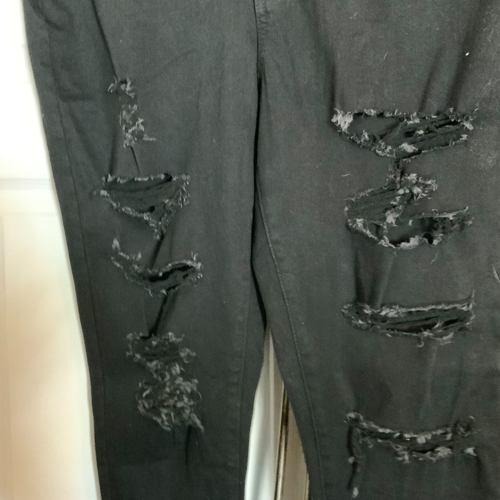 Women’s Ripped Jeans